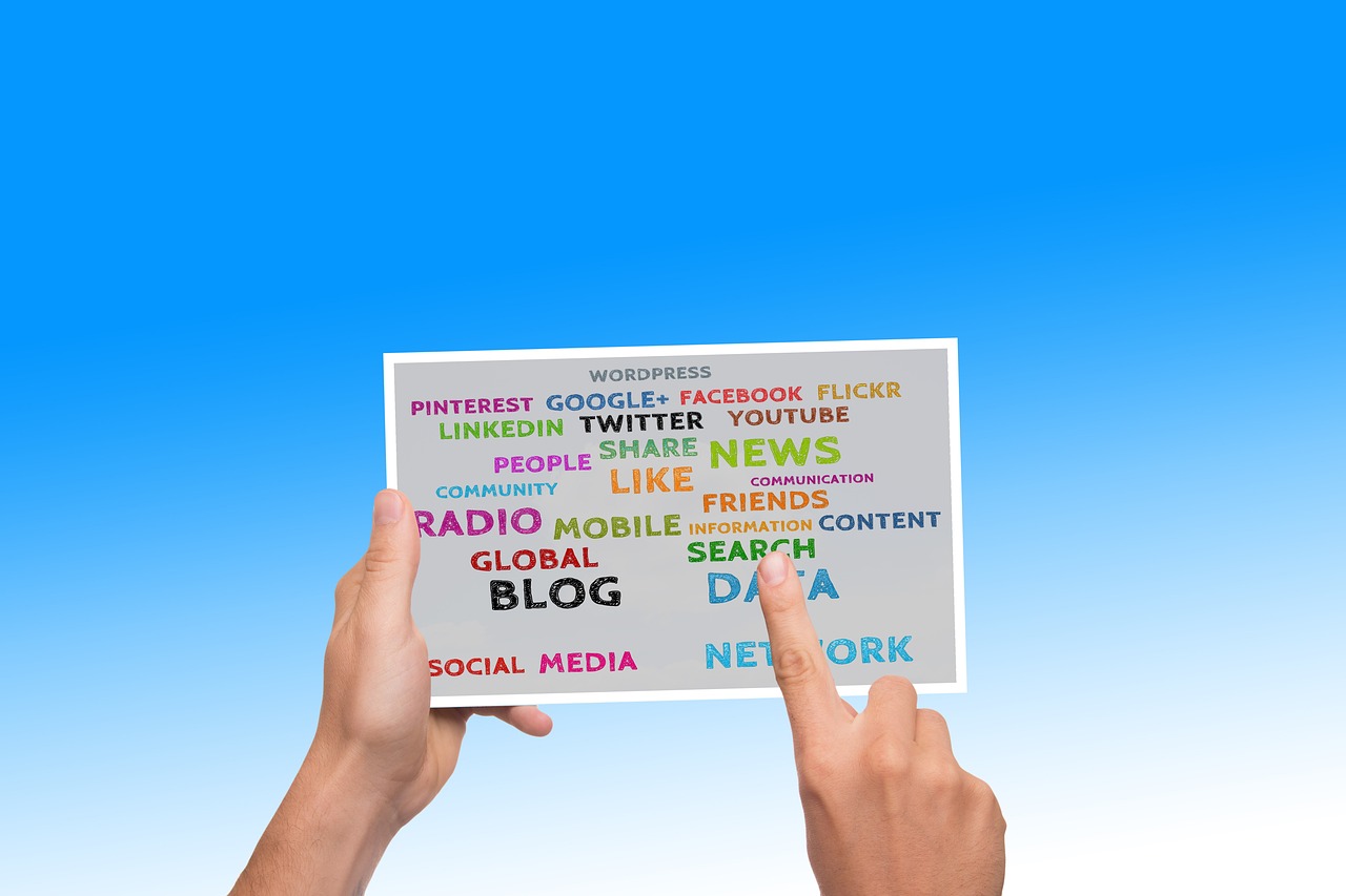How to Segregate Work and Personal Life on Social Media